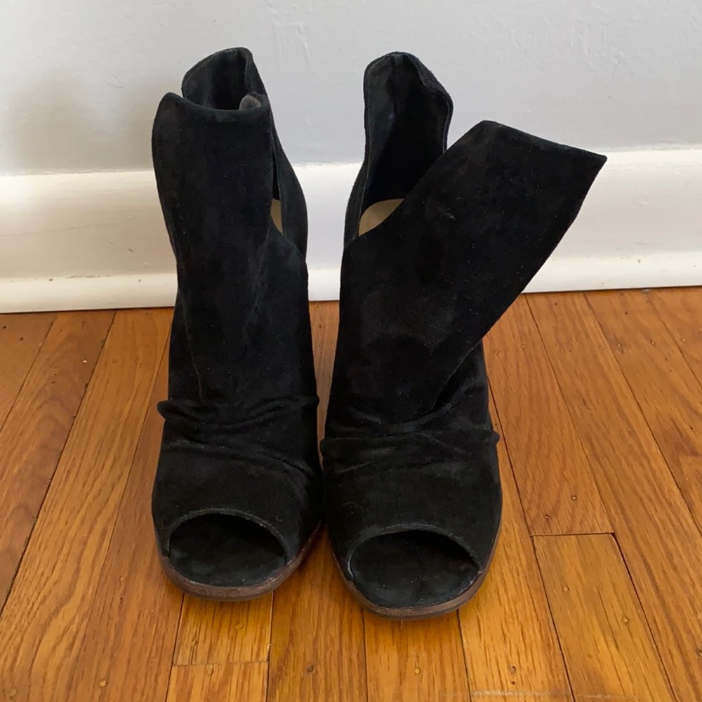 Kristin Cavallari x Chinese Laundry bootie